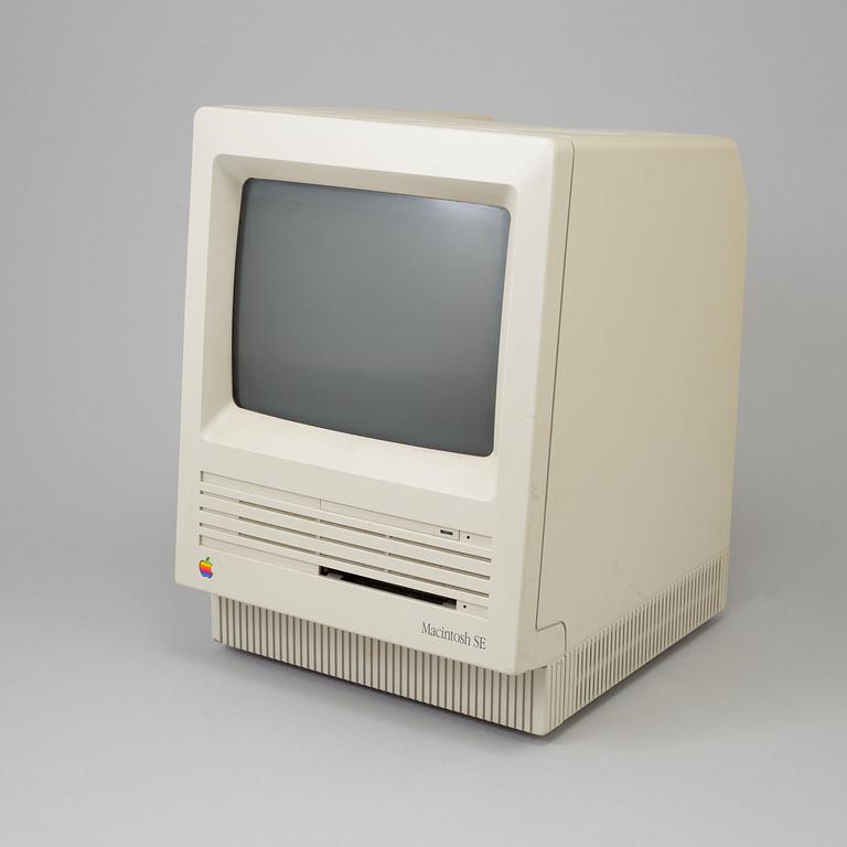 An Apple computer Macintosh SE, model M5011, Apple Computer Inc. USA, 1980s.