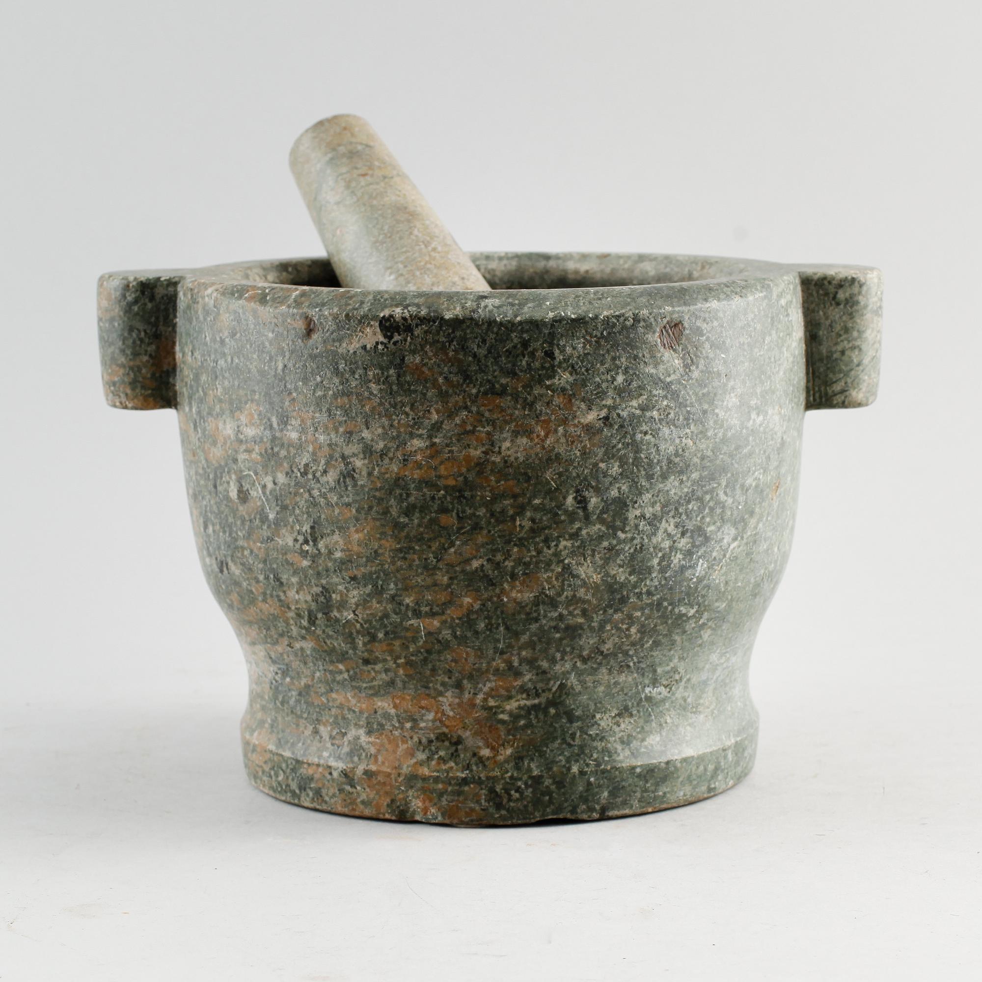 MORTEL MED STÖT, större modell, Kolmårdsmarmor, sannolikt tidigt 1900-tal.