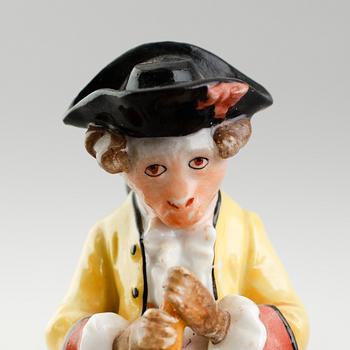 FIGURER, 5 st, porslin, Sitzendorf, 1900-talets första hälft.