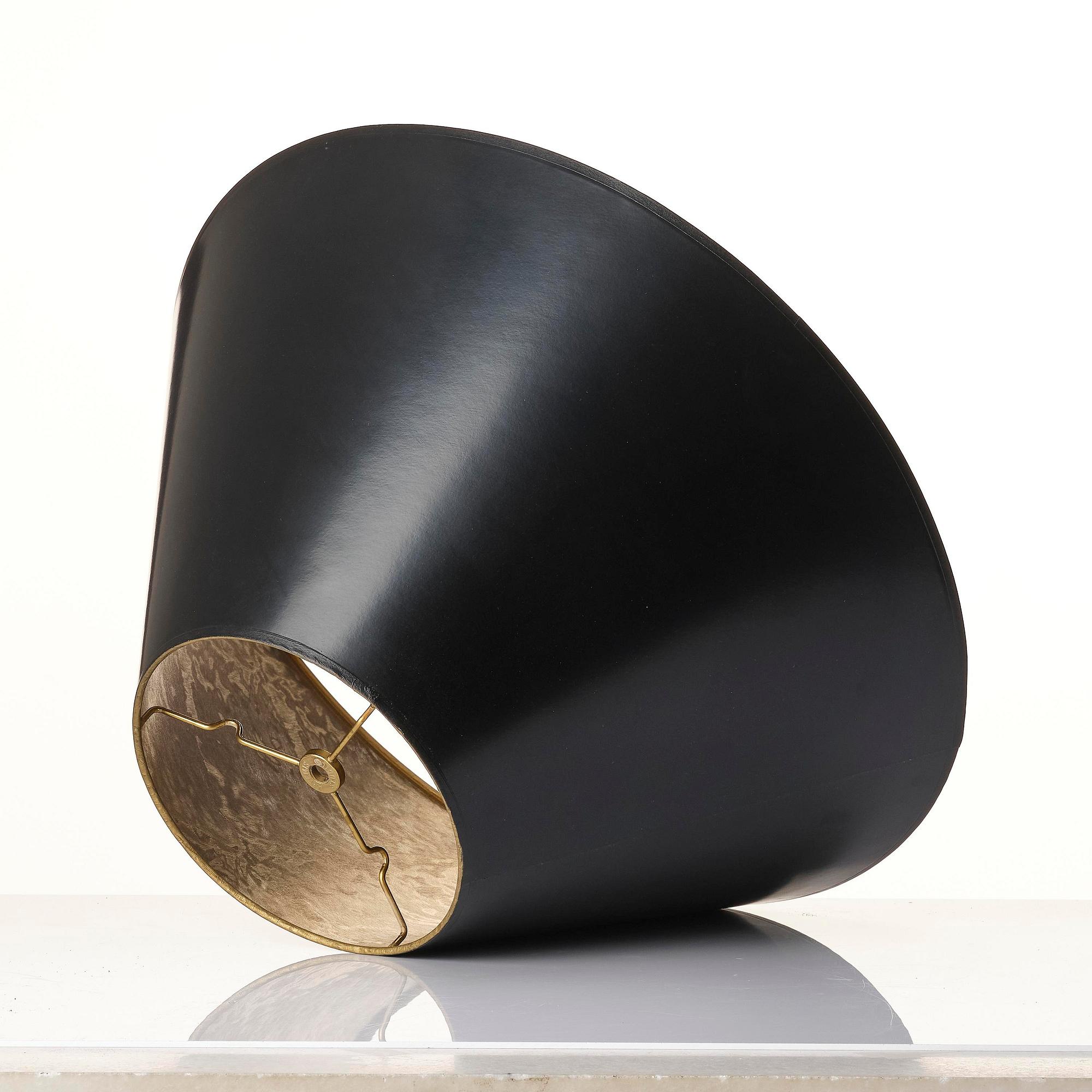 Bordslampa, omkring år 1900, Empirestil.