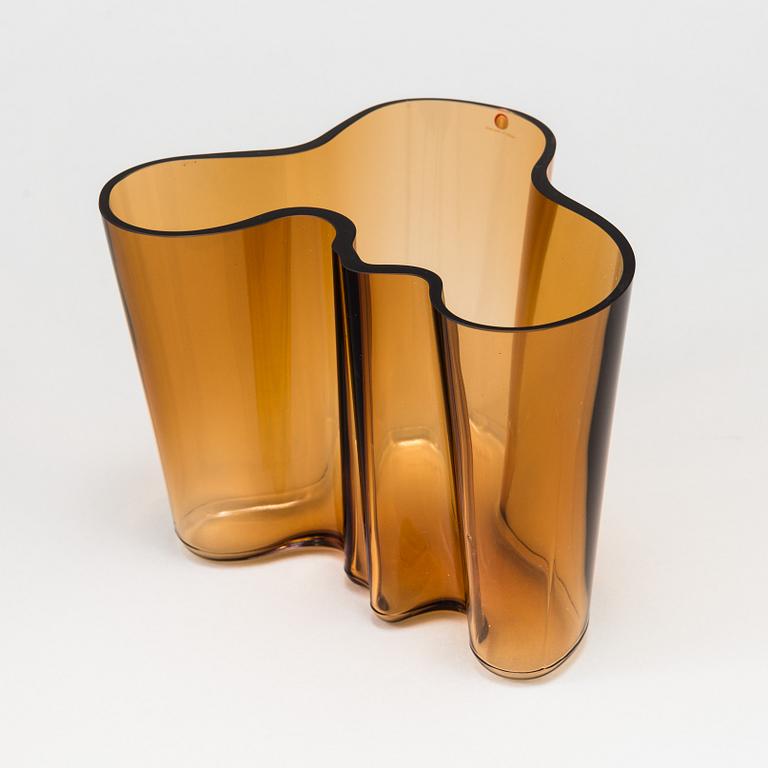 ALVAR AALTO, a "Savoy" glass vase fot iittala.