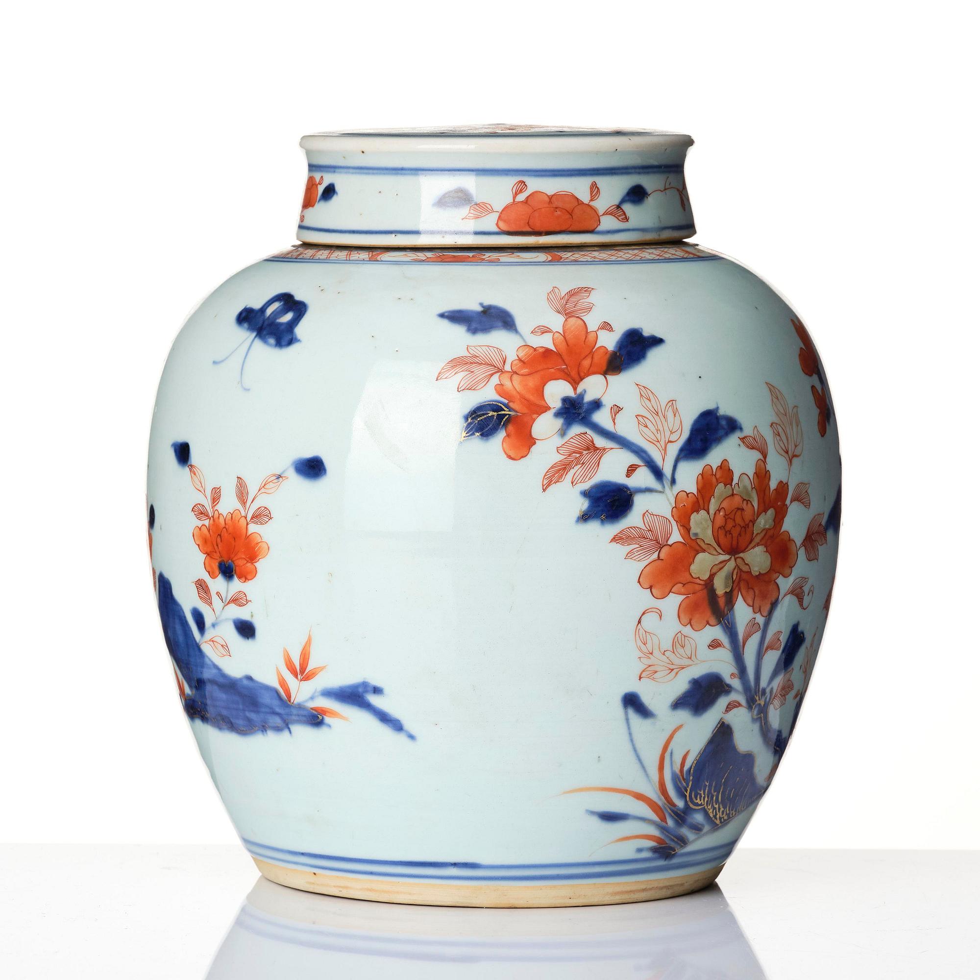 Kruka med lock, porslin. Qingdynastin, Kangxi (1662-1722).