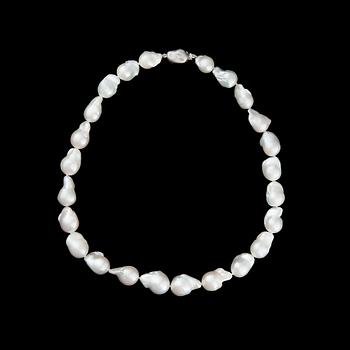 A PEARL NECKLACE.