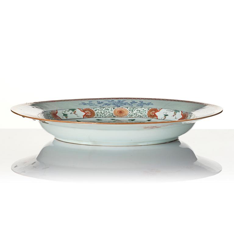 A large Chinese Doucai porcelain dish, Qing dynasty, Yongzheng (1723-35).