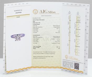 A 14K white gold ring with diamonds ca. 2.23 ct in total. AIG-certificate.