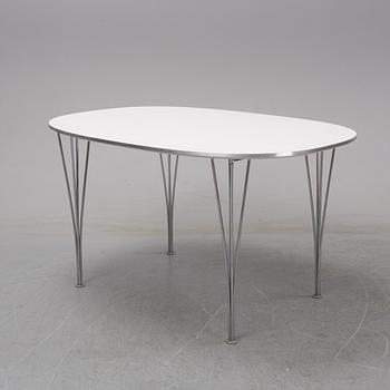 Bruno Mathsson & Piet Hein, bord, "Superellips", Fritz Hansen, daterad 2002.