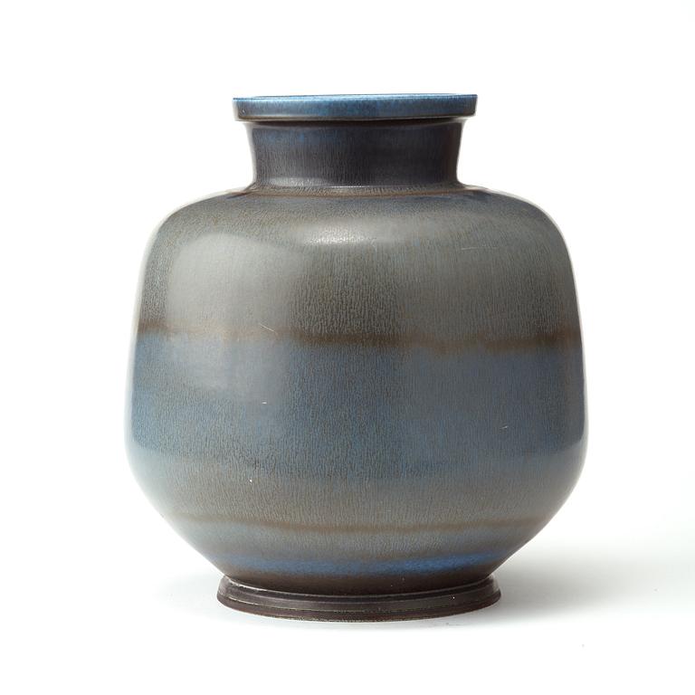 A Berndt Friberg stoneware vase, Gustavsberg studio 1962.