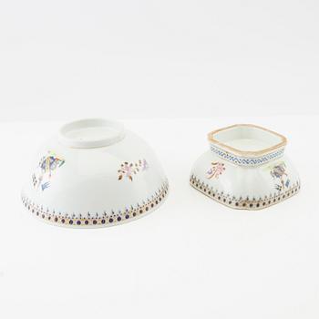 Plates, 2 sets, and bowls, 2 pieces, China/Samson, 18th/19th century porcelain.