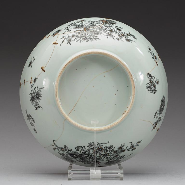 BÅLSKÅL med FAT, kompaniporslin. Qingdynastin, Qianlong, daterad 1762.