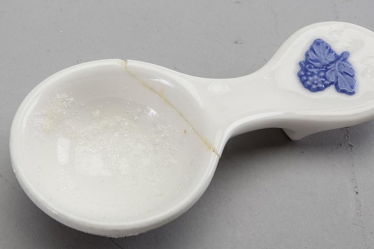 Servis 44 dlr "Blå Blom" Gustavsberg 1900-talets andra hälft porslin.