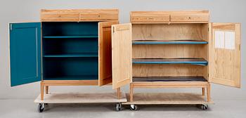 SKÄNKSKÅP, ett par, 1900-talets andra hälft.