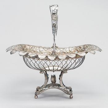 Fredrik Strömsten, brödkorg, silver, mästaren aktiv i Helsingfors 1813-60.