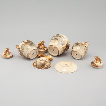 An earthenware teaset in box from the turn of the century 1900.