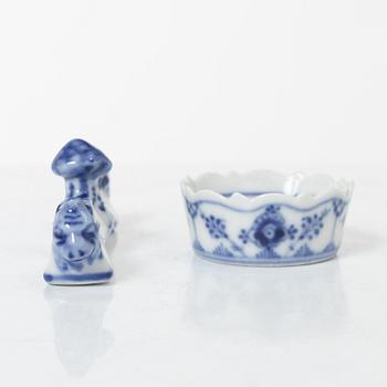 Royal Copenhagen, dinner and coffee service, 81 pcs, Blue Fluted, Full and Half Lace.