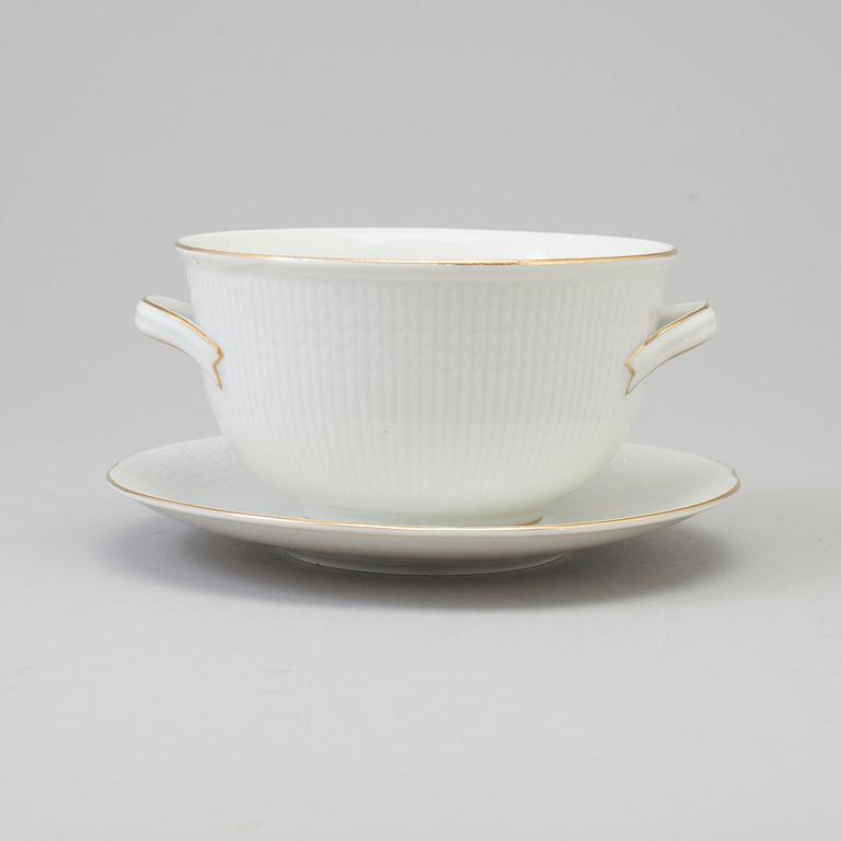 LOUISE ADELBORG, porcelain dinner service, 90 ps "Swedish Grace", Rörstrand, second half of the 20th century.