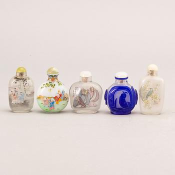 A set of 11 Chinese late Qing glass snuff bottles.