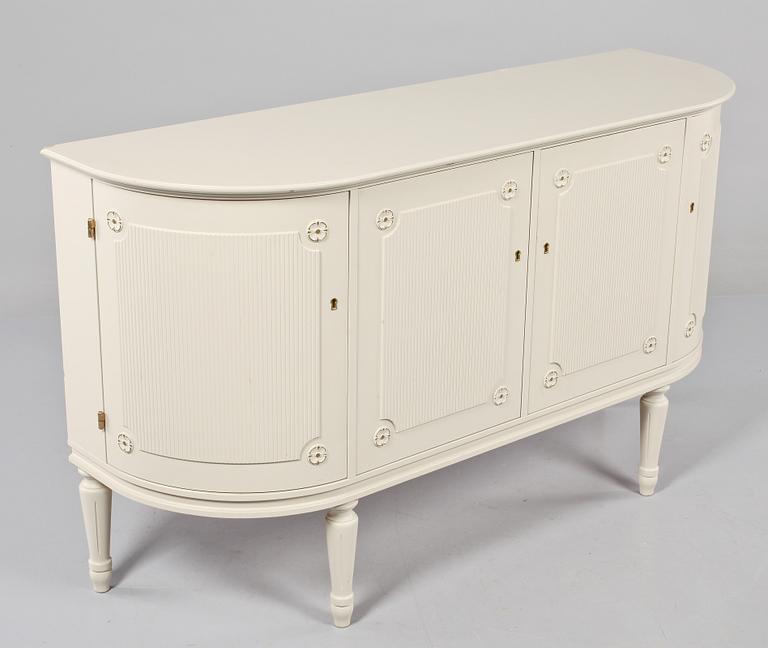 SIDEBOARD, gustaviansk stil, 1900-talets andra hälft.
