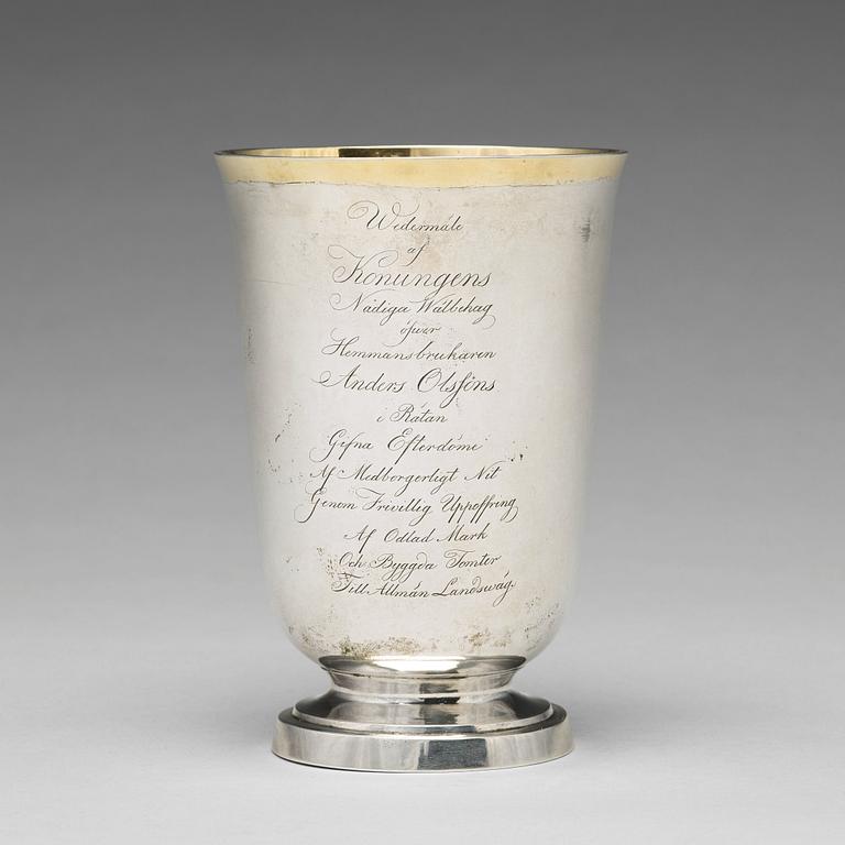 A Swedish 19th century parcel-gilt silver beaker, mark of Adolf Zethelius, Stockholm 1820.