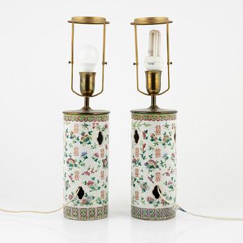 A pair of Famille Rose table lamps/vases, porcelain, China, around 1900.