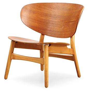50. A Hans J. Wegner teak and beechwood Shell' chair, Fritz Hansen, Denmark 1950's.