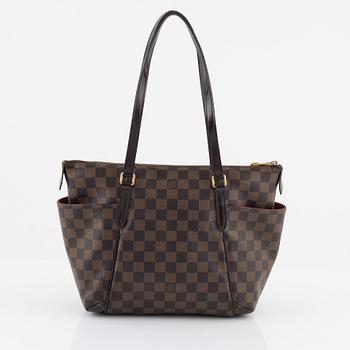 Louis Vuitton, a 'Totally' handbag, 2015.