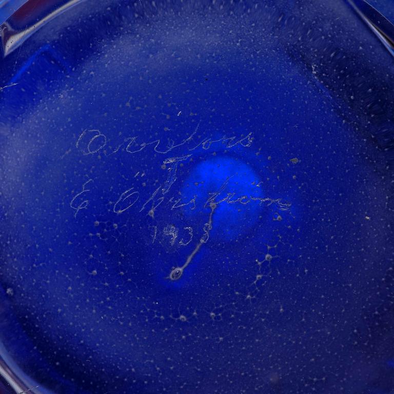 Edvin Öhrström, an ariel glass vase, Orrefors 1938, provenance Gustaf Bergqvist.