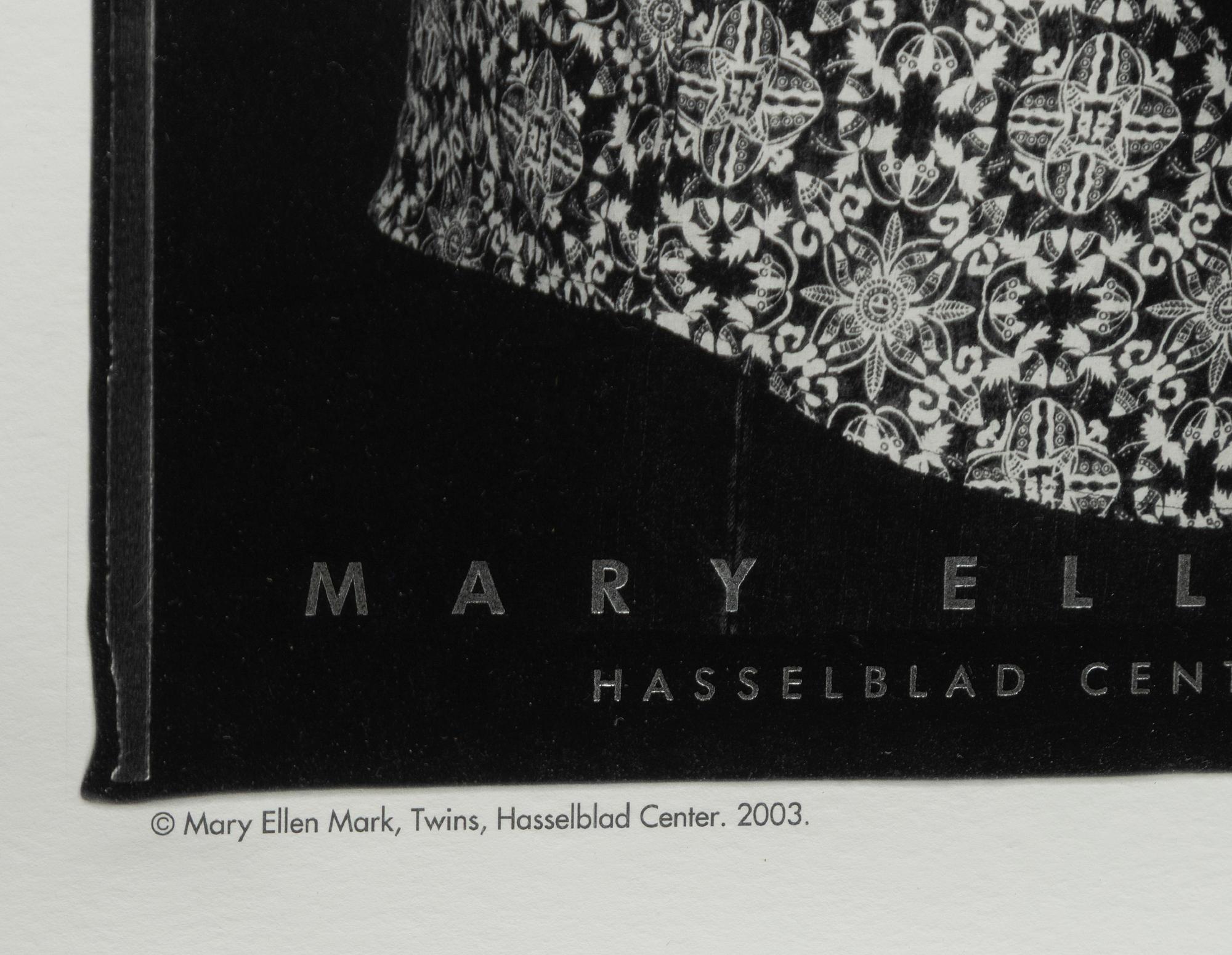 Mary Ellen Mark, "Twins", utställningprint, Hasselblad center, Göteborg, 2003.
