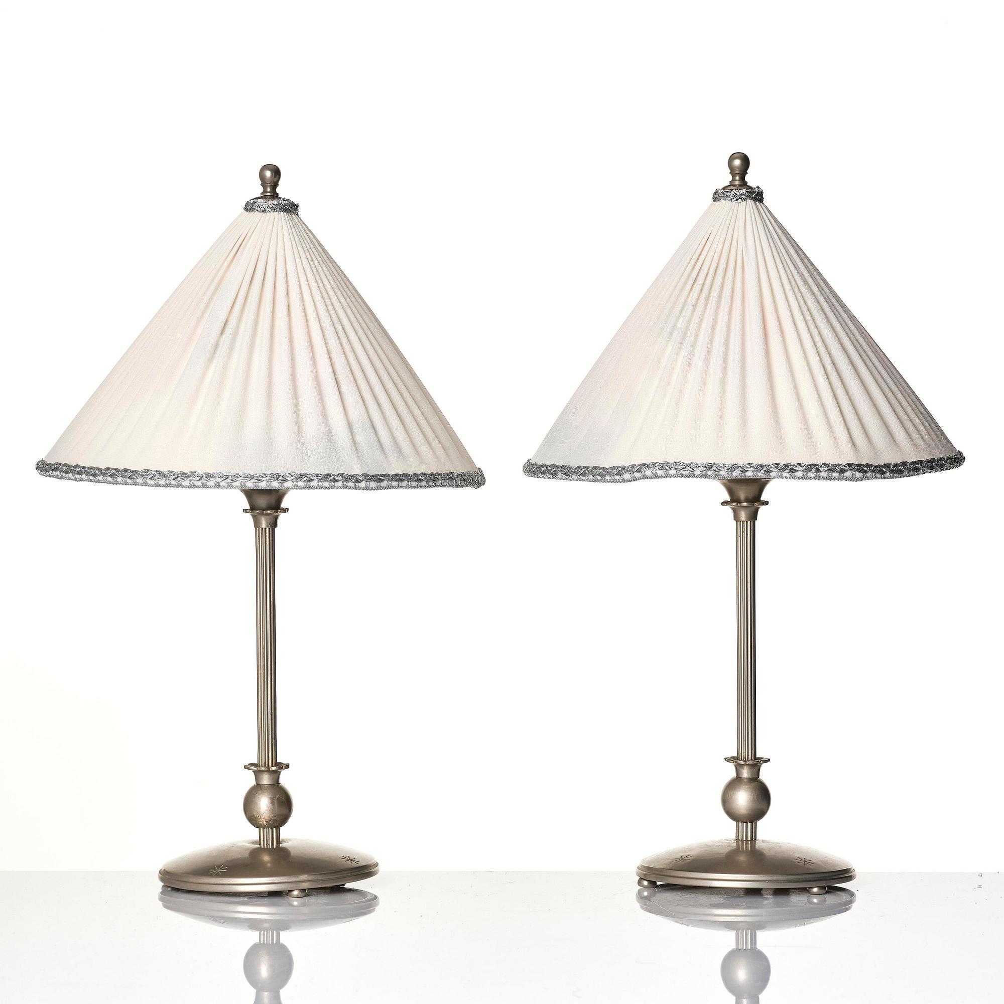 Harald Notini, bordslampor, ett par, Swedish Grace, modell "6908", Arvid Böhlmarks Lampfabrik, Stockholm, 1920-30-tal.