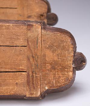 SPEGELLAMPETTER, ett par. Delvis 1700-tal.