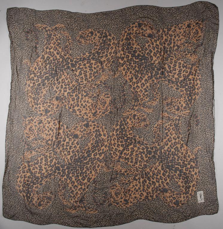 SCARF, Yves Saint Laurent.