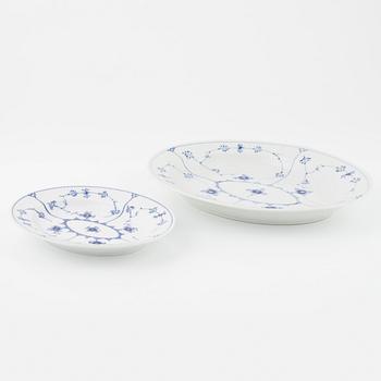 Royal Copenhagen, a 50 pcs  'Musselmalet' porcelain dinner service.