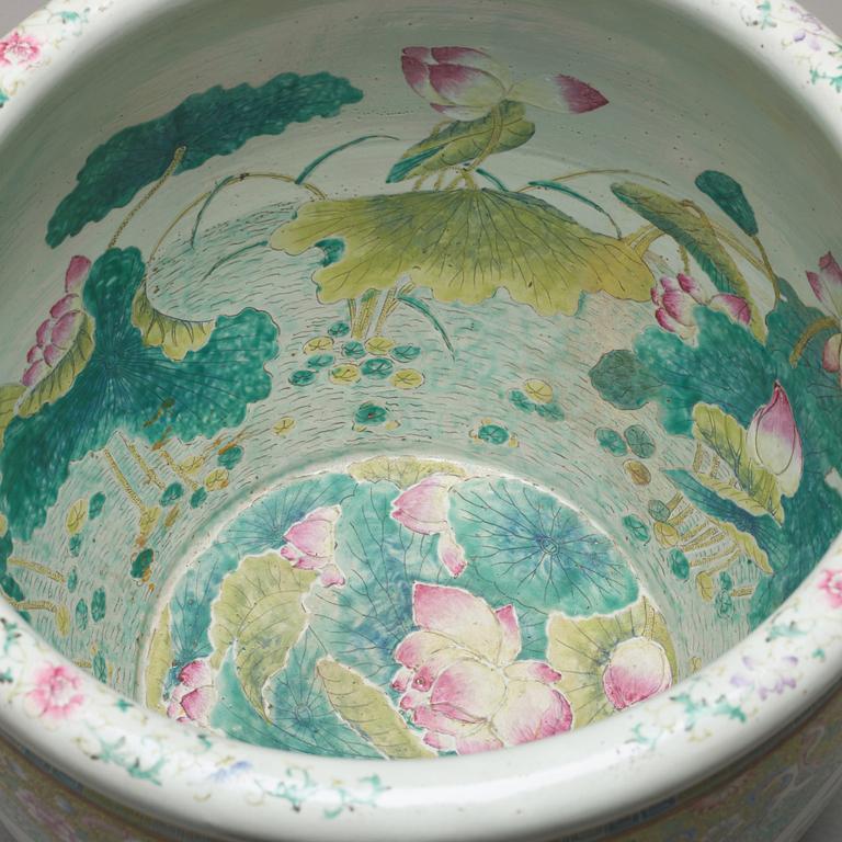 A massive famille rose fish basin, Qing dynasty, 19th Century.