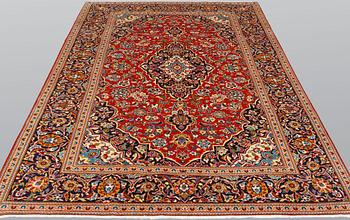 A Keshan carpet, c. 314 x 197 cm.