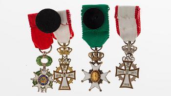 ORDENSTECKEN, miniatyr av dannebrogen (2 st), vasaorden samt hederslegionen.