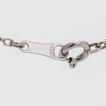 Hänge med kedja, platina och diamant ca 0.329 ct enligt gravyr.