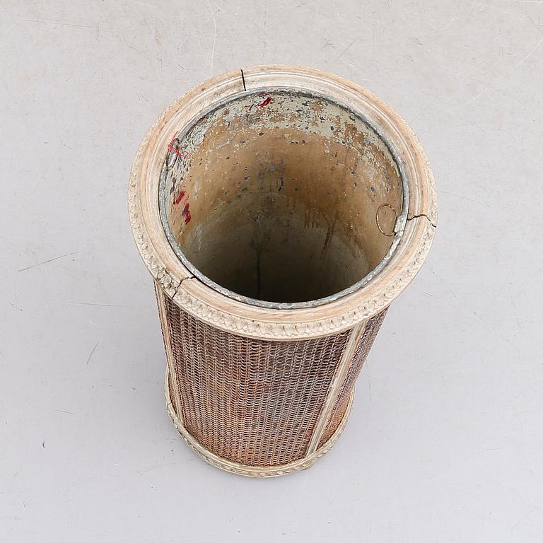 PARAPLYSTÄLL, 1900-talets första hälft.