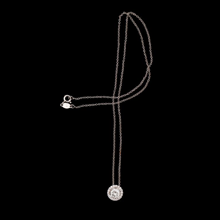 HÄNGE MED KEDJA, 18 k vitguld, briljantslipade diamanter tot  1.16 ct.