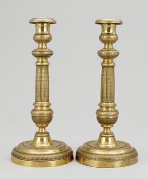 706. LJUSSTAKAR, ett par. Senempire.