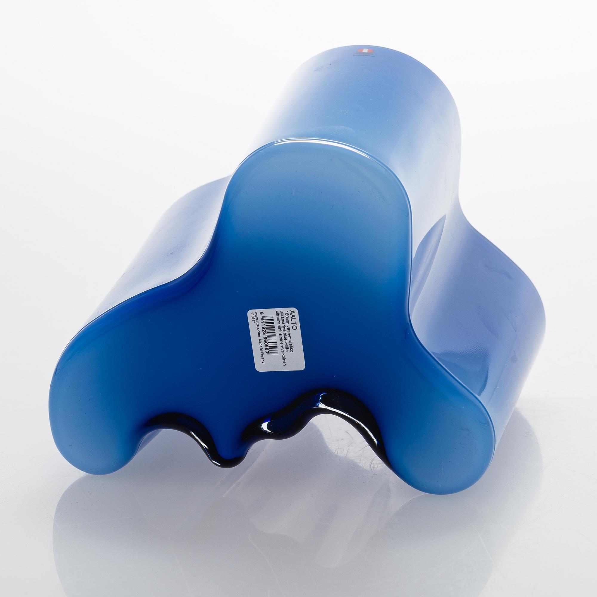 Alvar Aalto, juhlamaljakko Suomi 100, signeerattu Iittala 1072/4000.