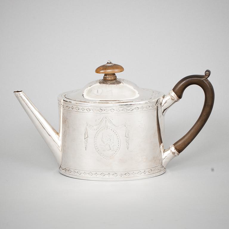KAFFEKANNA, silver, tro Robert Hennel,  London, 1786-87. 
Vikt c:a 430 g.