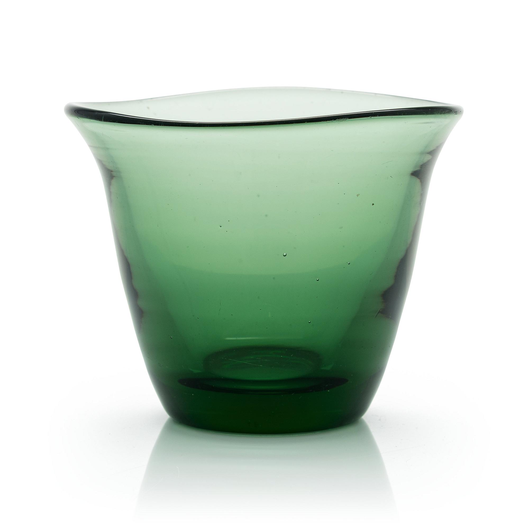 GUNNEL NYMAN, a '38/1123' bowl Riihimäen Lasi Oy, 1938.