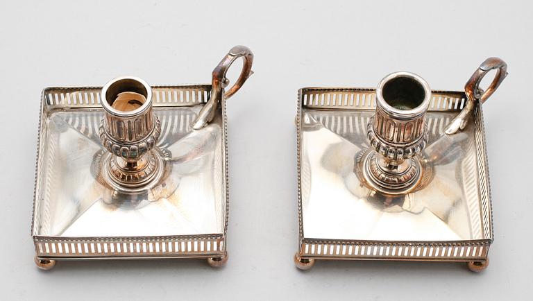 NATTLJUSSTAKAR, 1 par, pläter, gustaviansk stil, 1800-/1900-tal.