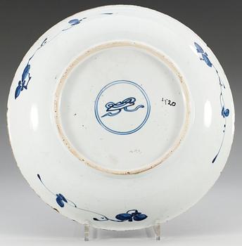 A blue and white charger, Qing dynasty, Kangxi (1662-1722).