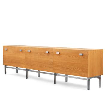 57. Preben Fabricius & Jørgen Kastholm, tillskrivet, sideboard, sannolikt utfört av snickarmästare Poul Bachmann, Danmark ca 1966–1970.