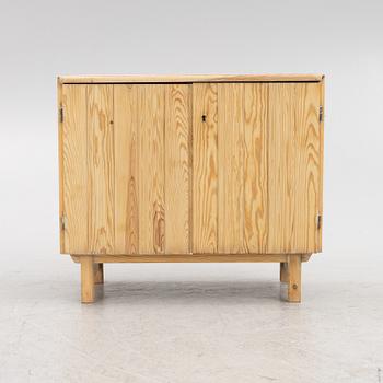 Göran Malmvall, a cabinet '821', Svensk Fur, Karl Andersson, Huskvarna.