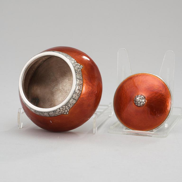 A K. Anderson orange/red enamel and silver bonbonnière, Stockholm 1913.