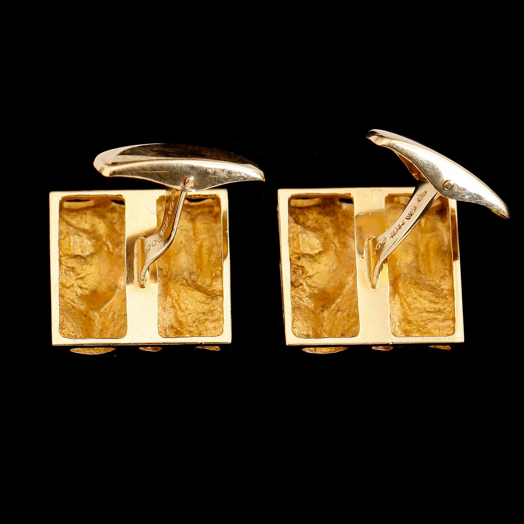 MANSCHETTKNAPPAR, 1 par, 18K guld, Örneus Guldsmedja 1971. Vikt ca 16 g.