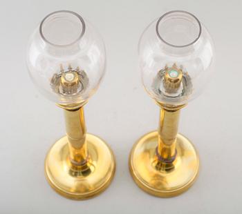 LJUSLYKTOR, 1 par, mässing, omkring år 1900.