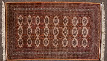 MATTA, Pakistan. Ca 257x157 cm.