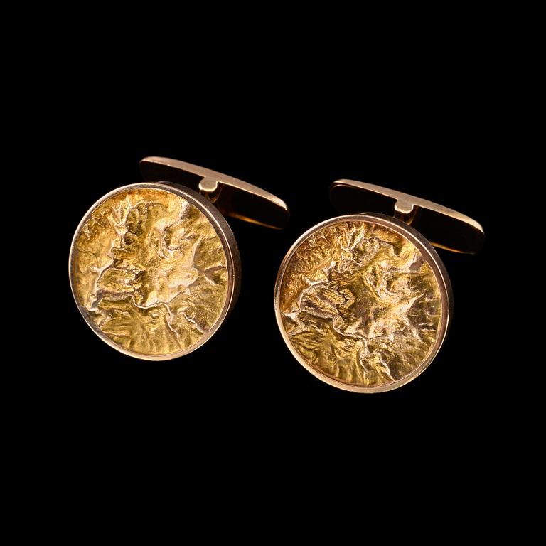 Boris Sarvala, A PAIR OF CUFFLINKS, gold 14K, N. Westerback, Helsinki 1968. Sign. BS. Weight 8,7 g.